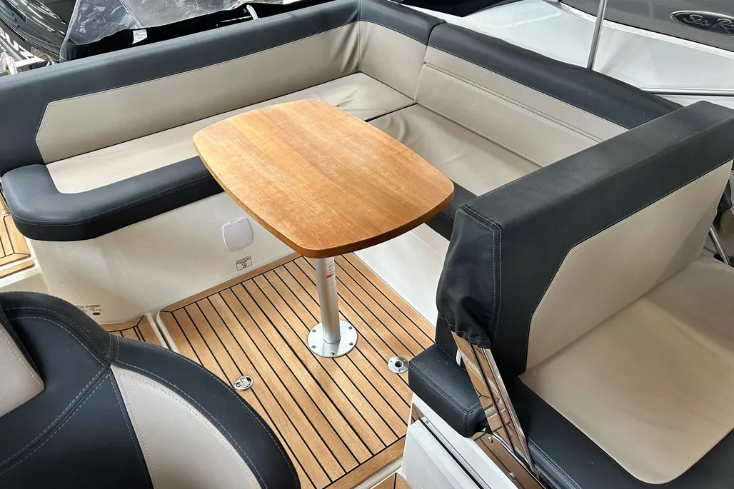 (Arkivfoto. Denne båten har bordplate med fellbare lemmer)