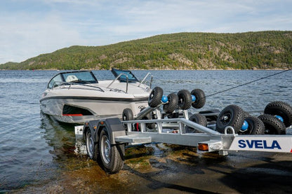 SVELA B27XLE båthenger med el-vinsj. 2024.